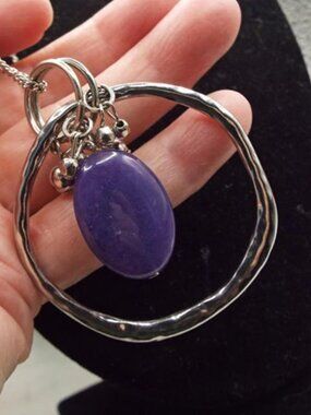 STONE AGE LAPIZ STONE OVAL DROP INSIDE HANDMADE SILVERY CIRCLE NECKLACE 21